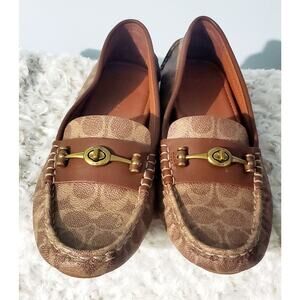 Coach Womens Tan Logo Driving Shoes Size 9.5
Preppy Glam Casual Minimalist